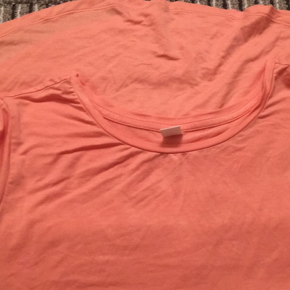 New with tags tee - Picture 3 of 4